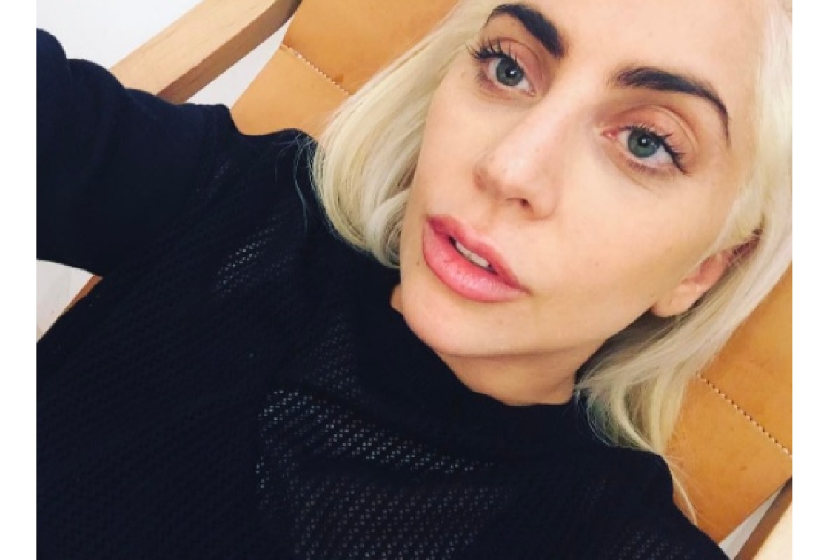 Está de volta com tudo”. Lady Gaga posa nua e faz disparar o termómetro