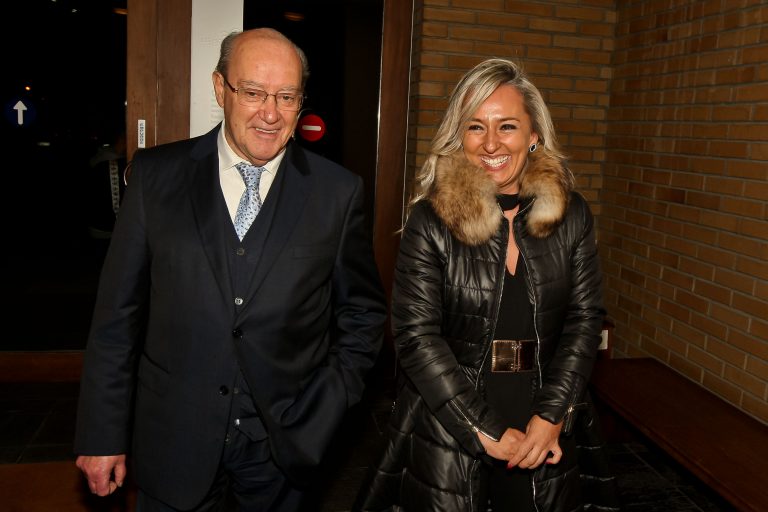 Aos Anos Pinto Da Costa Casou Se Cl Udia Campo