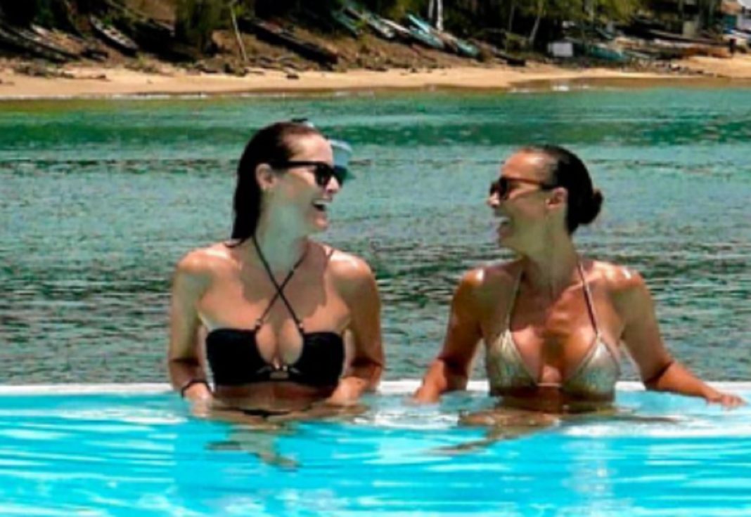 Maria João Bastos E Iva Domingues Sensuais Na Piscina