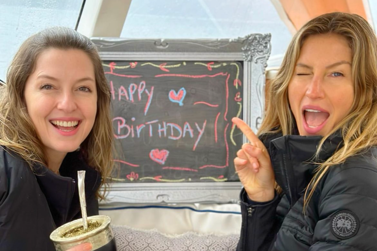 Gisele Bündchen Celebra O Aniversário Junto Da Irmã Gémea 4819